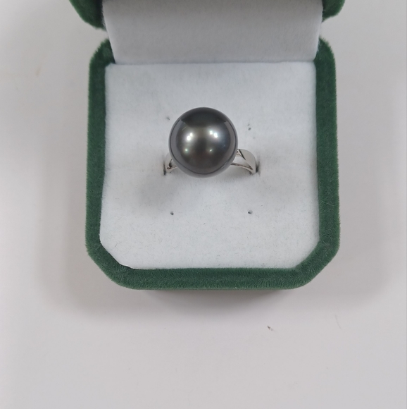 Authentic  Black Pearl Ring with 14K white gold Size: 6.5 12.5mm - Picture 2 of 7